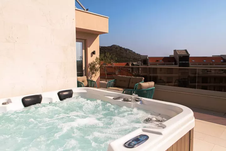 Viešbutis „GARNI CASA DI SOFIA BY AYCON“ (Bečiči, Tivatas, Juodkalnija)