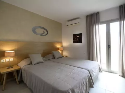 Viešbutis „GOLDEN BEACH HERSONISSOS“ (Chersonisas, Kreta, Graikija)