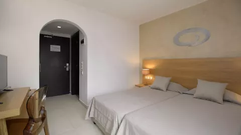 Viešbutis „GOLDEN BEACH HERSONISSOS“ (Chersonisas, Kreta, Graikija)
