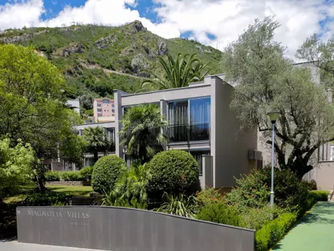 Viešbutis „TARA “ (Bečiči, Tivatas, Juodkalnija)