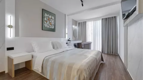 Viešbutis „TARA “ (Bečiči, Tivatas, Juodkalnija)