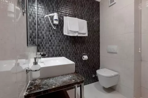 Viešbutis „TARA “ (Bečiči, Tivatas, Juodkalnija)