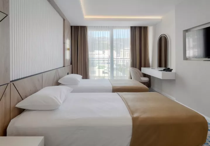 Viešbutis „TARA “ (Bečiči, Tivatas, Juodkalnija)