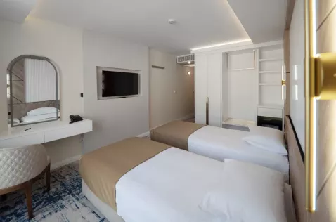 Viešbutis „TARA “ (Bečiči, Tivatas, Juodkalnija)