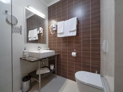 Viešbutis „TARA “ (Bečiči, Tivatas, Juodkalnija)