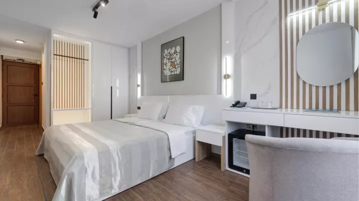 Viešbutis „TARA “ (Bečiči, Tivatas, Juodkalnija)