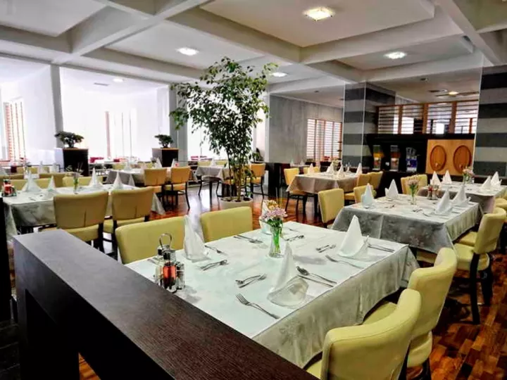 Viešbutis „TARA “ (Bečiči, Tivatas, Juodkalnija)