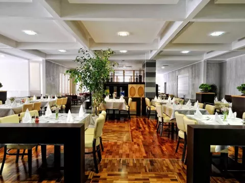 Viešbutis „TARA “ (Bečiči, Tivatas, Juodkalnija)