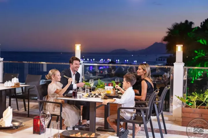 Viešbutis „DOBEDAN WORLD PALACE“ (Kemeras, Turkija)