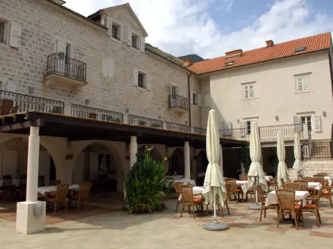 Viešbutis „SPLENDIDO“ (Kotoras, Tivatas, Juodkalnija)