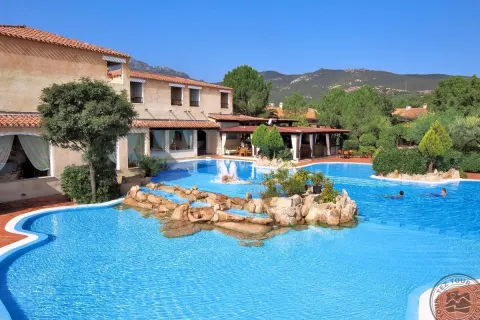 Viešbutis „COLONNA DU GOLF“ (Sardinija, Italija)