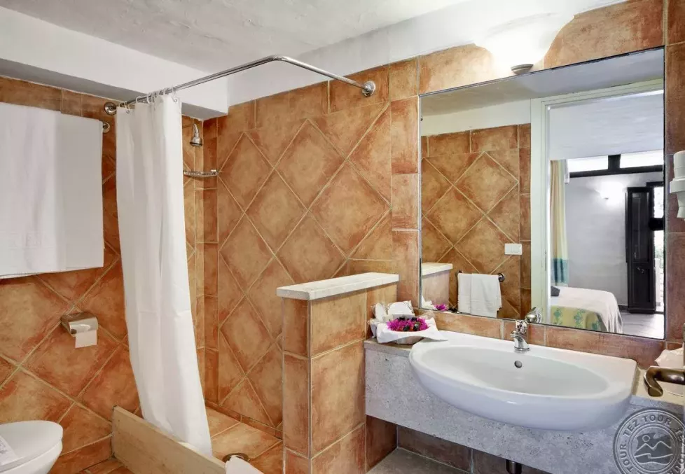 Viešbutis „COLONNA DU GOLF“ (Sardinija, Italija)