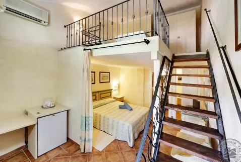 Viešbutis „COLONNA DU GOLF“ (Sardinija, Italija)