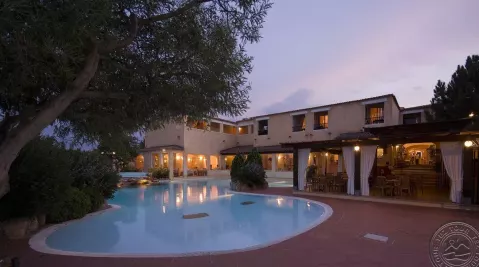 Viešbutis „COLONNA DU GOLF“ (Sardinija, Italija)