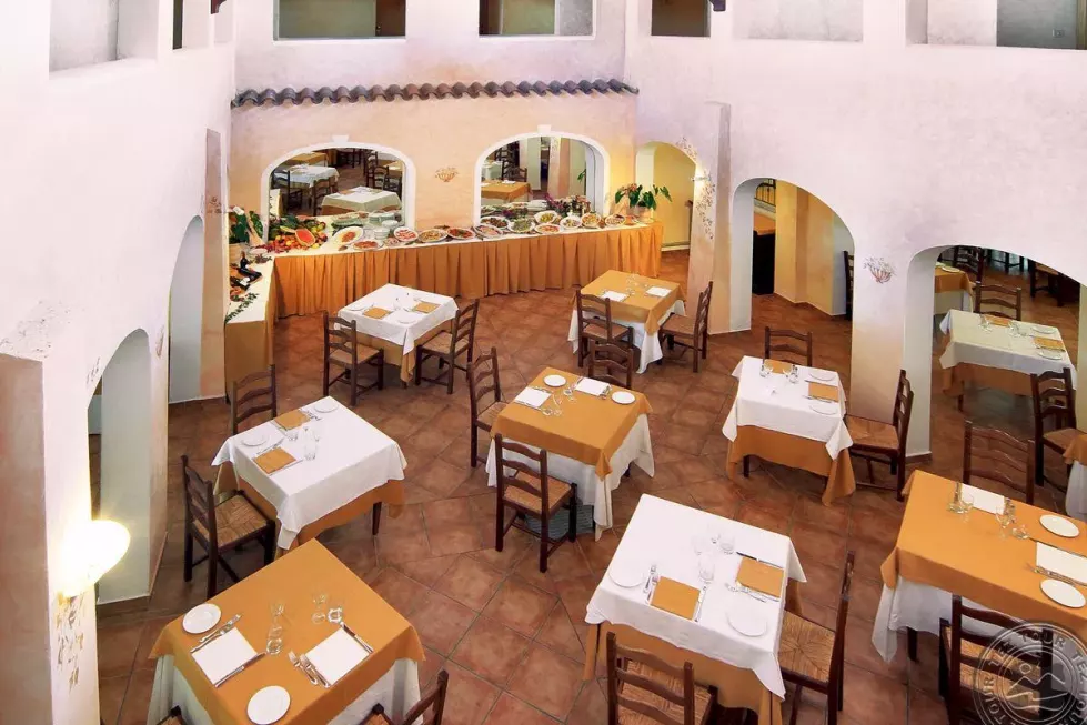 Viešbutis „COLONNA DU GOLF“ (Sardinija, Italija)