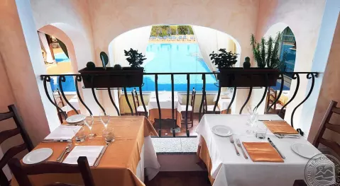 Viešbutis „COLONNA DU GOLF“ (Sardinija, Italija)