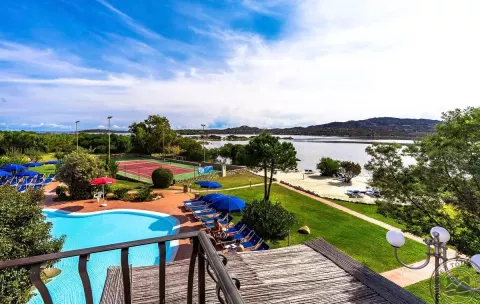 Viešbutis „COLONNA DU GOLF“ (Sardinija, Italija)