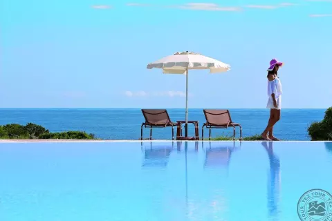 Viešbutis „COLONNA RESORT“ (Sardinija, Italija)