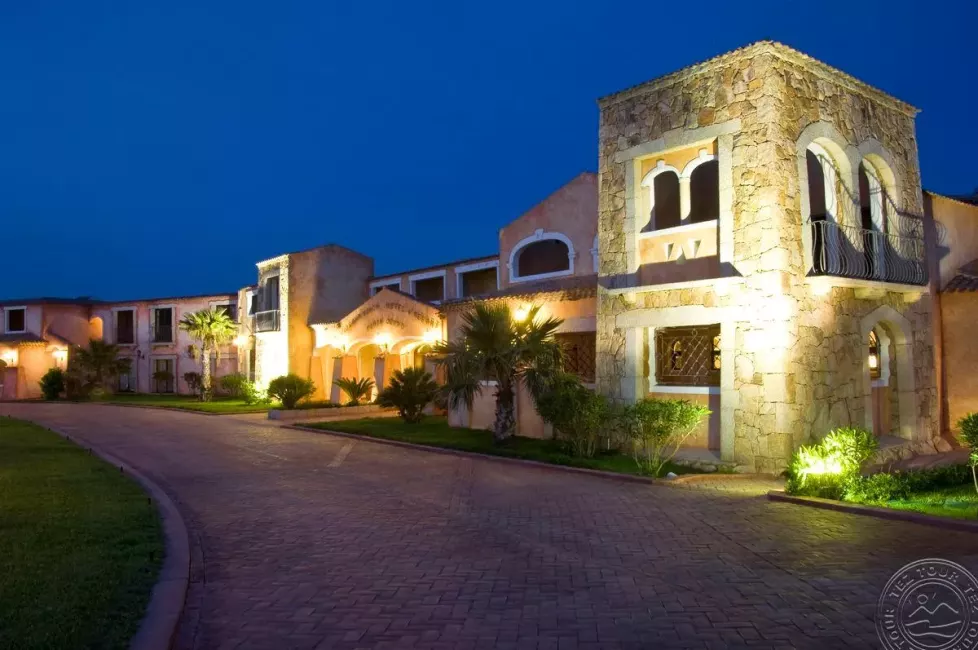 Viešbutis „COLONNA RESORT“ (Sardinija, Italija)
