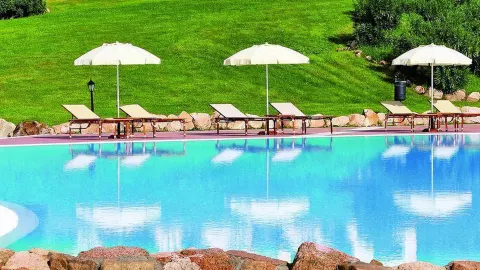 Viešbutis „COLONNA RESORT“ (Sardinija, Italija)