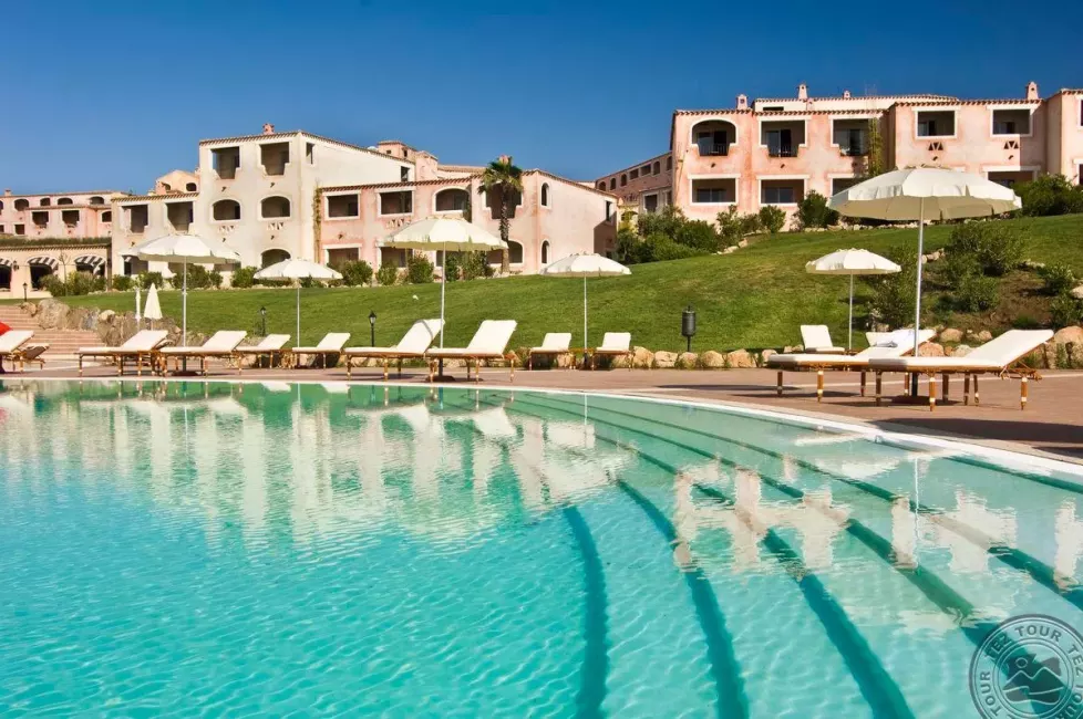 Viešbutis „COLONNA RESORT“ (Sardinija, Italija)