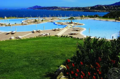 Viešbutis „COLONNA RESORT“ (Sardinija, Italija)