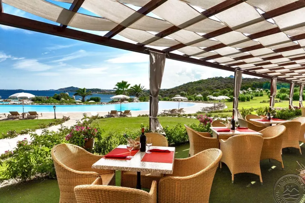 Viešbutis „COLONNA RESORT“ (Sardinija, Italija)
