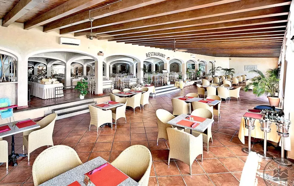 Viešbutis „COLONNA RESORT“ (Sardinija, Italija)