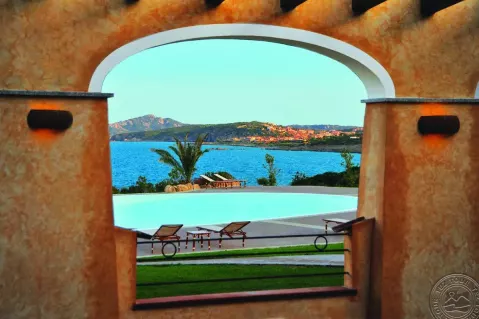 Viešbutis „COLONNA RESORT“ (Sardinija, Italija)