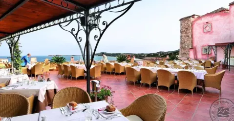 Viešbutis „COLONNA RESORT“ (Sardinija, Italija)