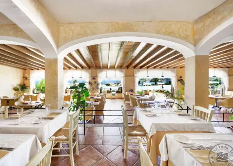 Viešbutis „COLONNA RESORT“ (Sardinija, Italija)
