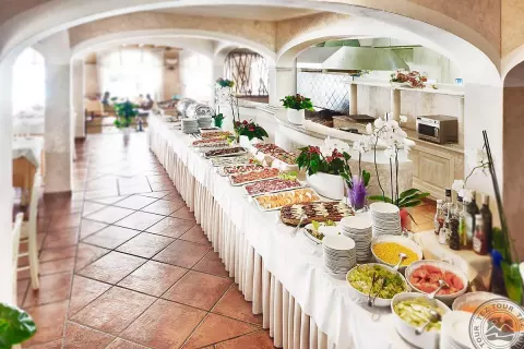 Viešbutis „COLONNA RESORT“ (Sardinija, Italija)