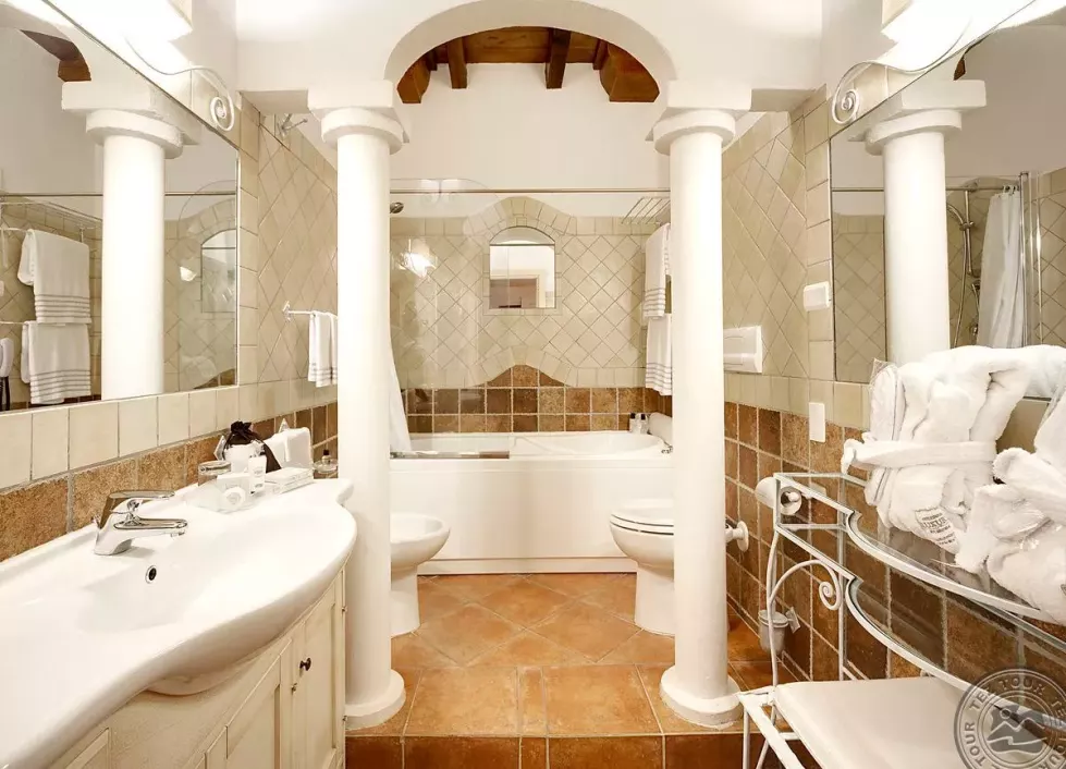 Viešbutis „COLONNA RESORT“ (Sardinija, Italija)