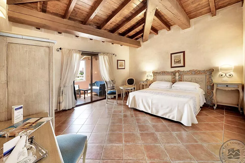 Viešbutis „COLONNA RESORT“ (Sardinija, Italija)