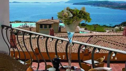 Viešbutis „COLONNA RESORT“ (Sardinija, Italija)