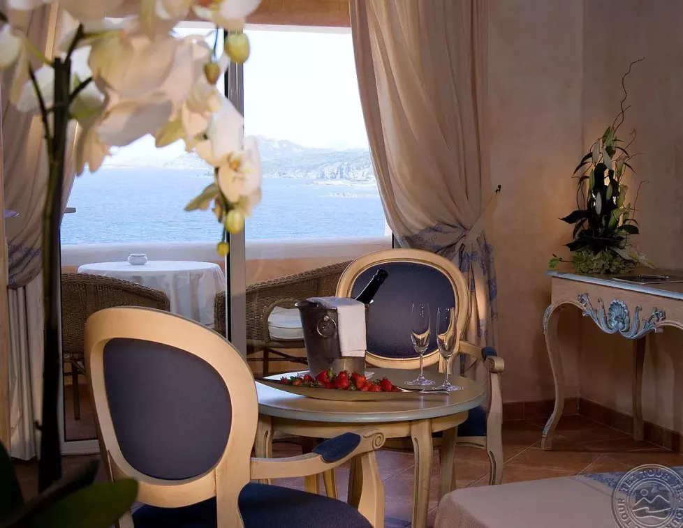 Viešbutis „COLONNA RESORT“ (Sardinija, Italija)