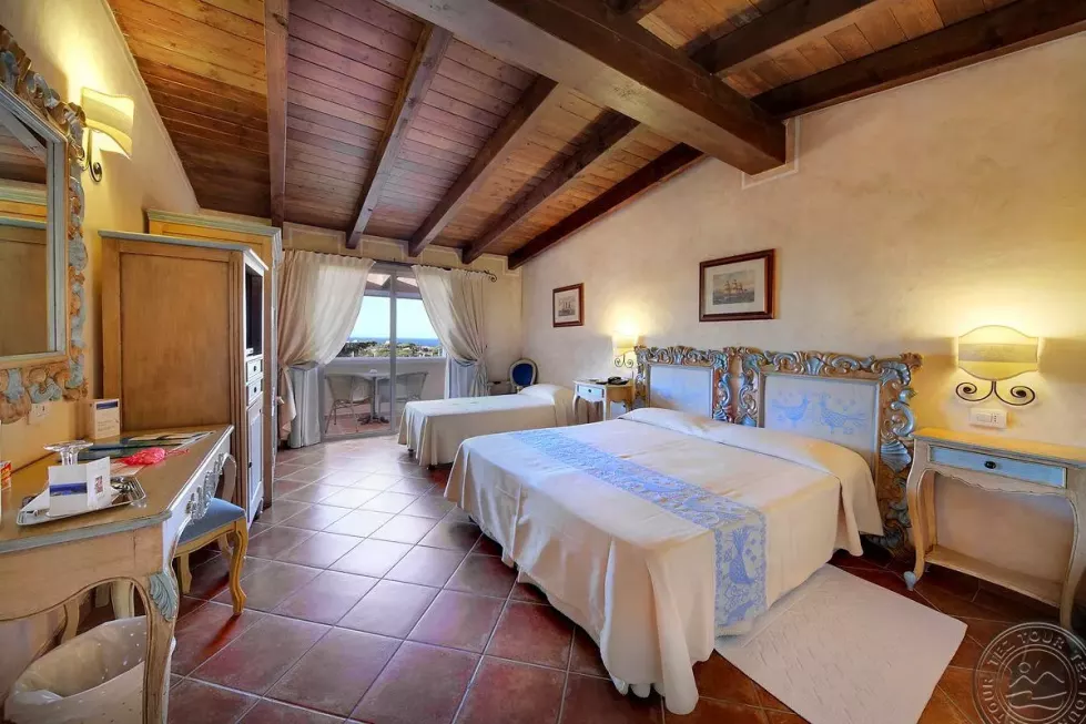 Viešbutis „COLONNA RESORT“ (Sardinija, Italija)