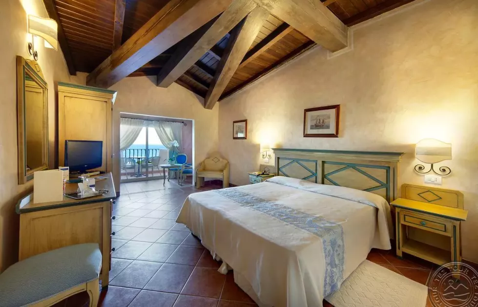 Viešbutis „COLONNA RESORT“ (Sardinija, Italija)