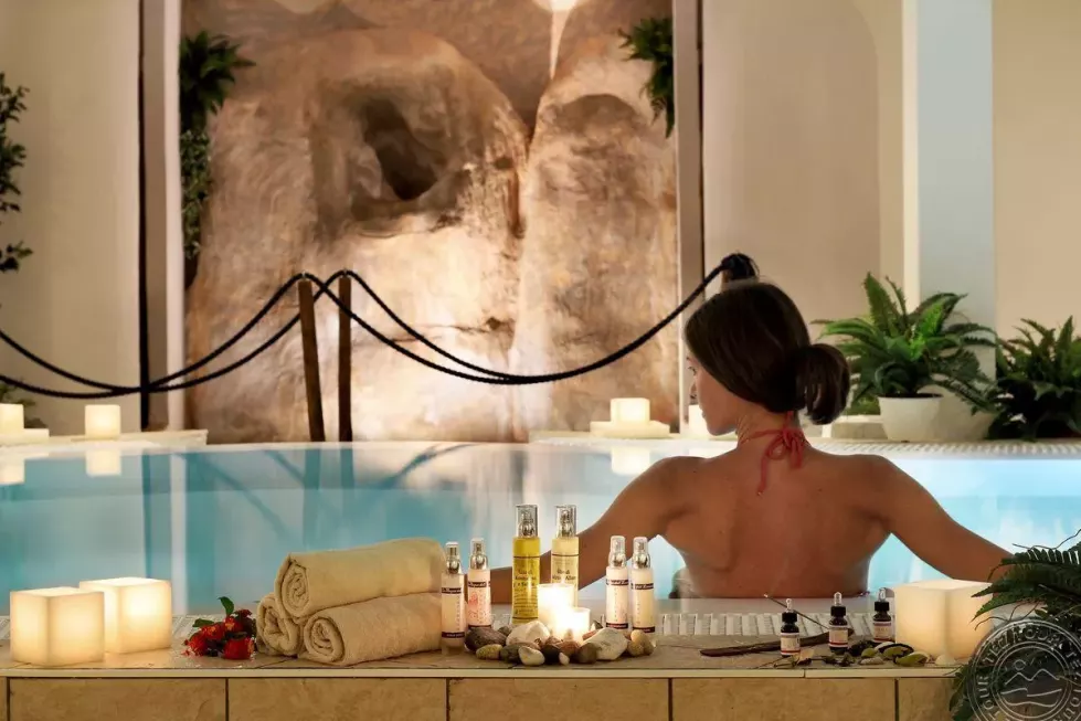 Viešbutis „COLONNA RESORT“ (Sardinija, Italija)