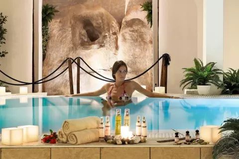 Viešbutis „COLONNA RESORT“ (Sardinija, Italija)