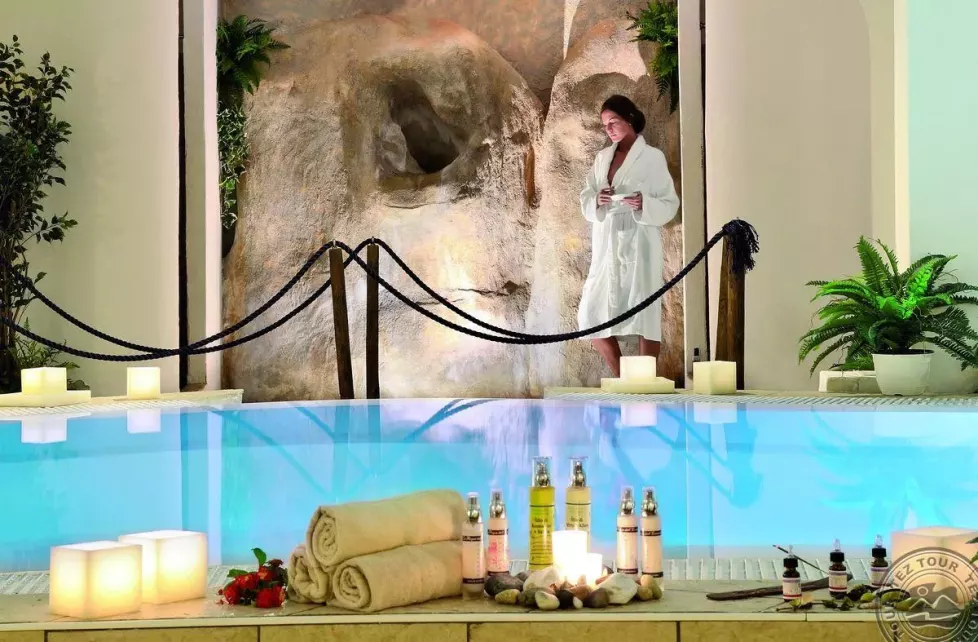 Viešbutis „COLONNA RESORT“ (Sardinija, Italija)