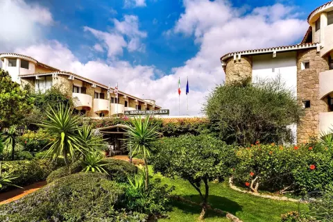 Viešbutis „GRAND HOTEL SMERALDO BEACH“ (Sardinija, Italija)