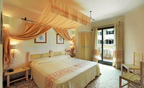 Viešbutis „GRAND HOTEL SMERALDO BEACH“ (Sardinija, Italija)