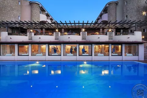 Viešbutis „GRAND HOTEL SMERALDO BEACH“ (Sardinija, Italija)