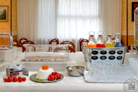 Viešbutis „APOLLO“ (Riminis, Italija)