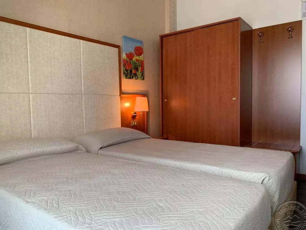 Viešbutis „APOLLO“ (Riminis, Italija)