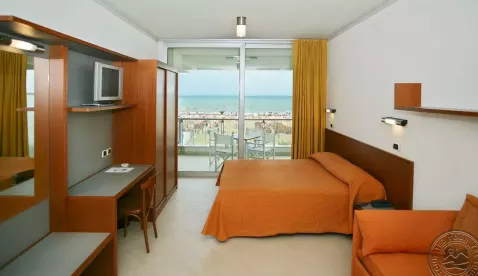 Viešbutis „ASCOT“ (Riminis, Italija)