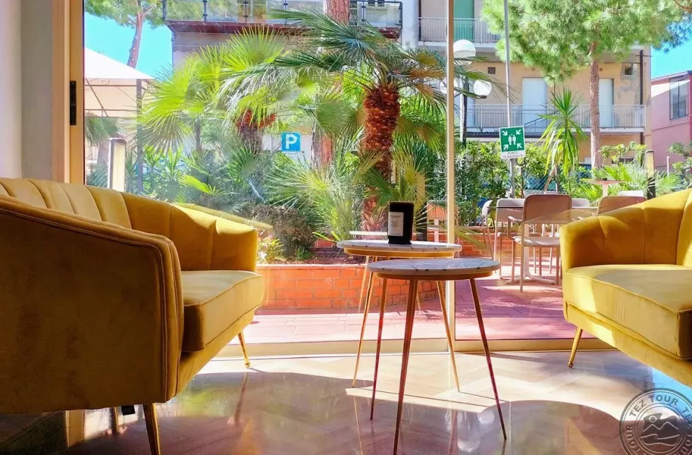 Viešbutis „AURA LIVING HOTEL “ (Riminis, Italija)