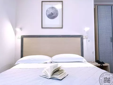 Viešbutis „AURA LIVING HOTEL “ (Riminis, Italija)