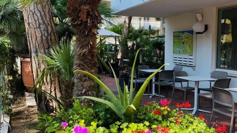 Viešbutis „AURA LIVING HOTEL “ (Riminis, Italija)